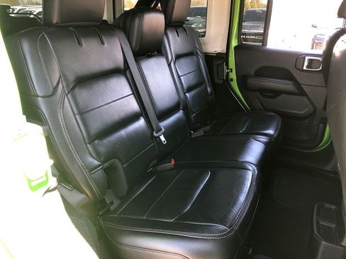 Used 2019 Jeep Wrangler Unlimited Sahara AWD/4WD image 27