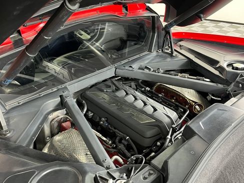 Used 2020 Chevrolet Corvette Stingray Coupe w/ Z51 Performance Package image 18