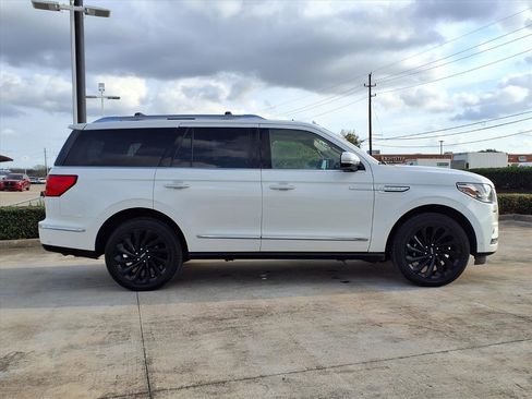 Used 2020 Lincoln Navigator Reserve w/ Equipment Group 208A Reserve image 8