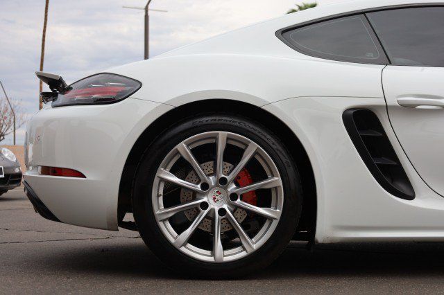 Used 2018 Porsche 718 Cayman RWD image 55