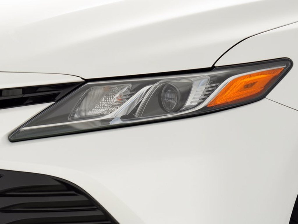 Used 2020 Toyota Camry LE FWD image 12