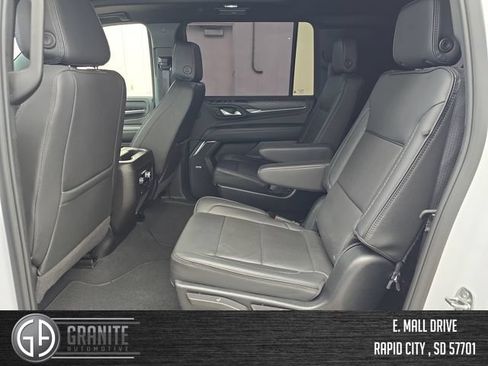 Used 2024 GMC Yukon XL Denali AWD/4WD image 25