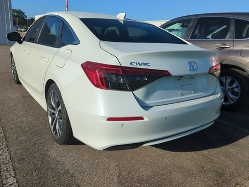 Used 2024 Honda Civic Touring image 5