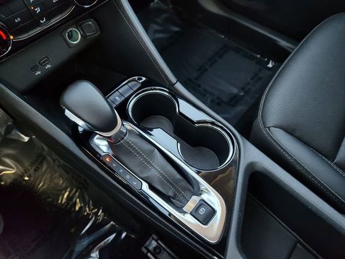 Used 2024 Buick Encore GX Sport Touring image 21