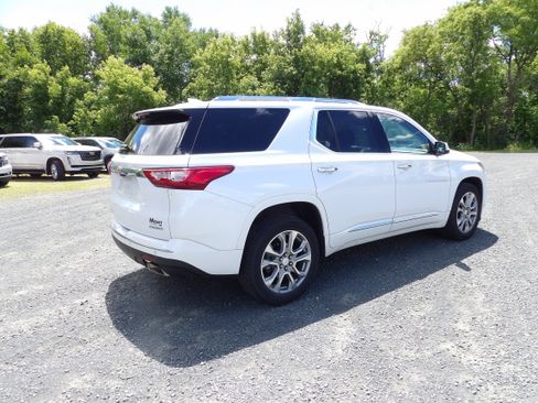 Used 2019 Chevrolet Traverse Premier AWD/4WD image 4