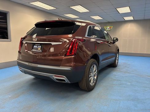 Used 2022 Cadillac XT5 Premium Luxury image 2
