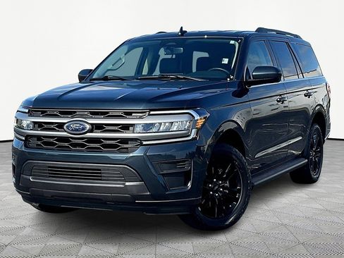 Used 2024 Ford Expedition XLT RWD image 2