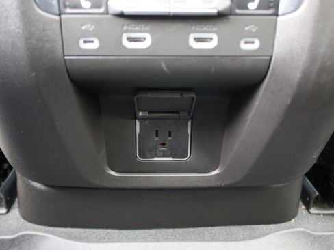 Used 2021 GMC Yukon AT4 image 49