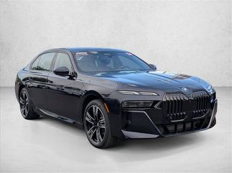 Certified 2024 BMW i7 xDrive60 w/ Premium Package AWD/4WD video 3