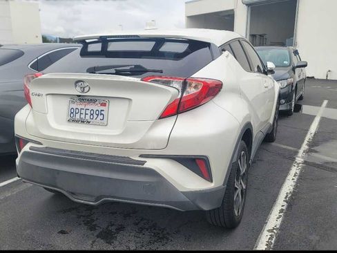 Used 2020 Toyota C-HR XLE image 2