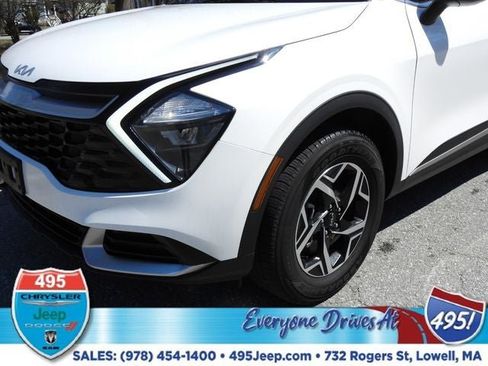 Used 2023 Kia Sportage LX AWD/4WD image 9