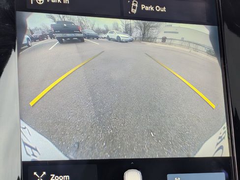 Used 2018 Volvo S90 T6 Momentum w/ Convenience Package image 23