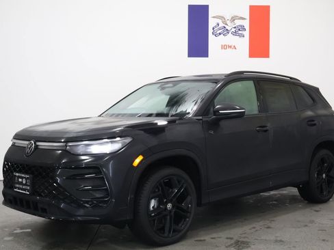 New 2026 Volkswagen Tiguan SE R-Line image 8