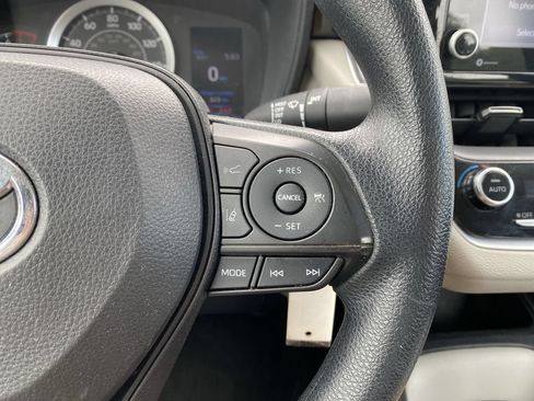 Used 2022 Toyota Corolla LE FWD image 22