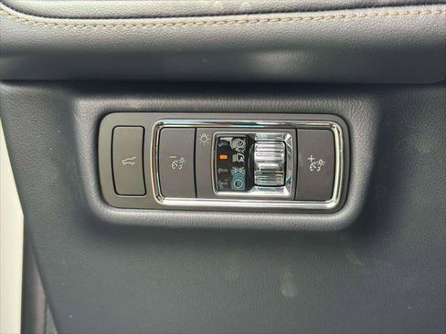 Used 2025 Lincoln Aviator AWD w/ Equipment Group 101A image 19