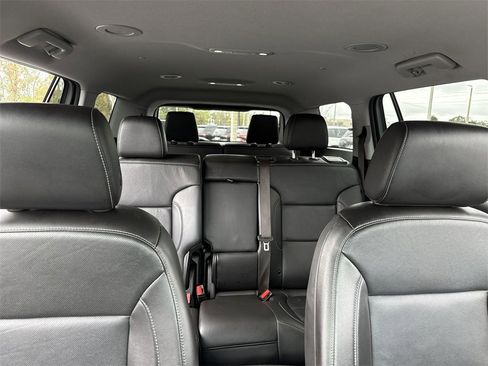 Used 2023 GMC Acadia SLT image 27