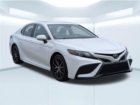 Used 2023 Toyota Camry SE image 8