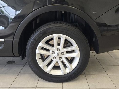 Used 2014 Ford Explorer XLT w/ Equipment Group 202A AWD/4WD image 13