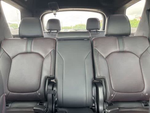 Used 2025 Honda Pilot Black Edition image 21