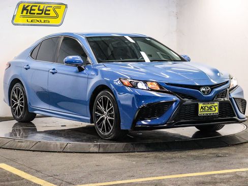Used 2024 Toyota Camry SE FWD image 5