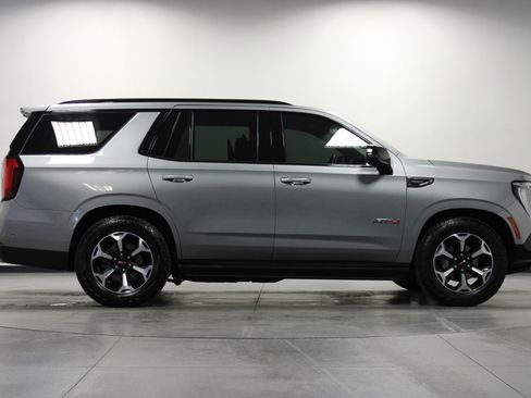 Used 2026 GMC Yukon AT4 w/ AT4 Premium Plus Package AWD/4WD image 3