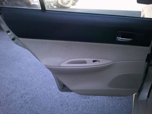 Used 2005 MAZDA MAZDA6 i FWD image 16