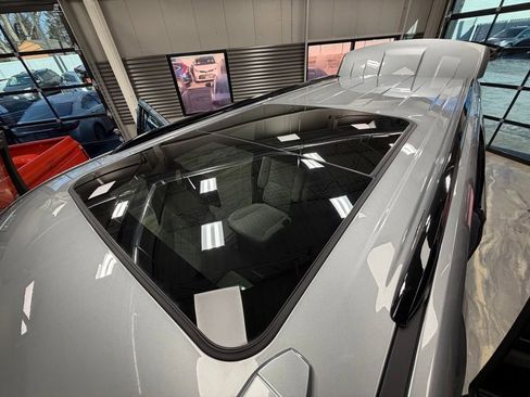 Used 2025 Cadillac Escalade ESV V image 15