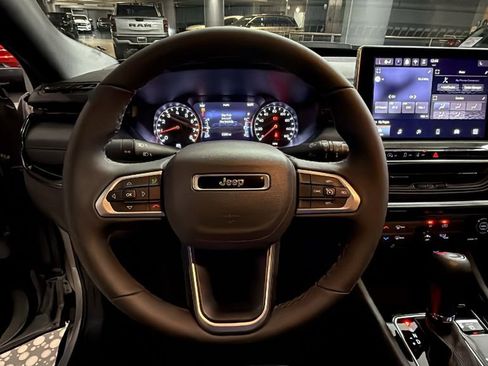 Used 2025 Jeep Compass Latitude w/ Altitude Special Edition image 24