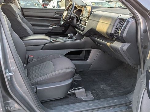 Used 2022 Nissan Pathfinder SV image 20