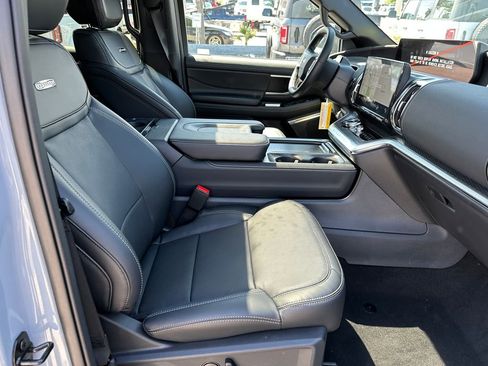 New 2026 Ford Expedition Platinum w/ Stealth Appearance Package AWD/4WD image 17