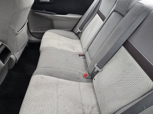 Used 2014 Toyota Camry LE image 18