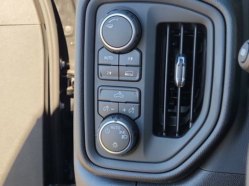 New 2026 Chevrolet Silverado 1500 Custom image 17