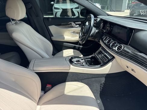 Used 2019 Mercedes-Benz E 300 4MATIC image 14