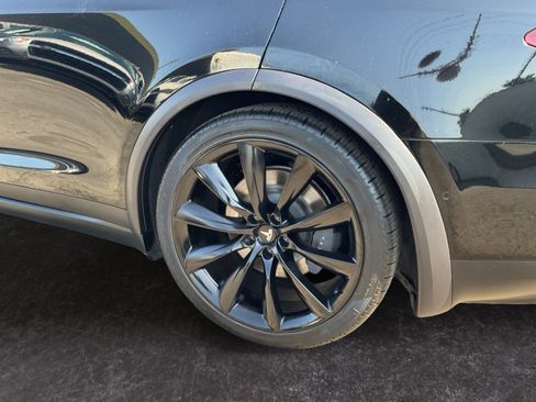 Used 2018 Tesla Model X 75D AWD/4WD image 8