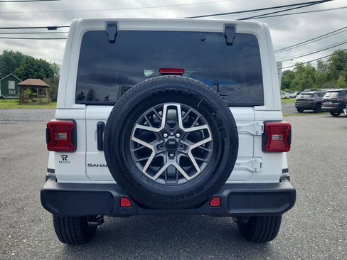 New 2025 Jeep Wrangler Sahara image 6