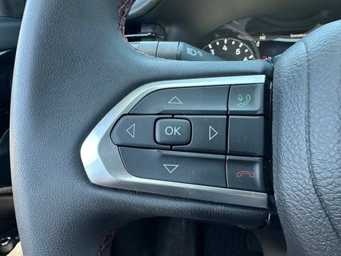Used 2025 Jeep Compass Trailhawk AWD/4WD image 33