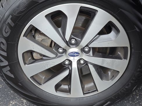 Used 2025 Subaru Outback Premium w/ Popular Package #1A AWD/4WD image 8