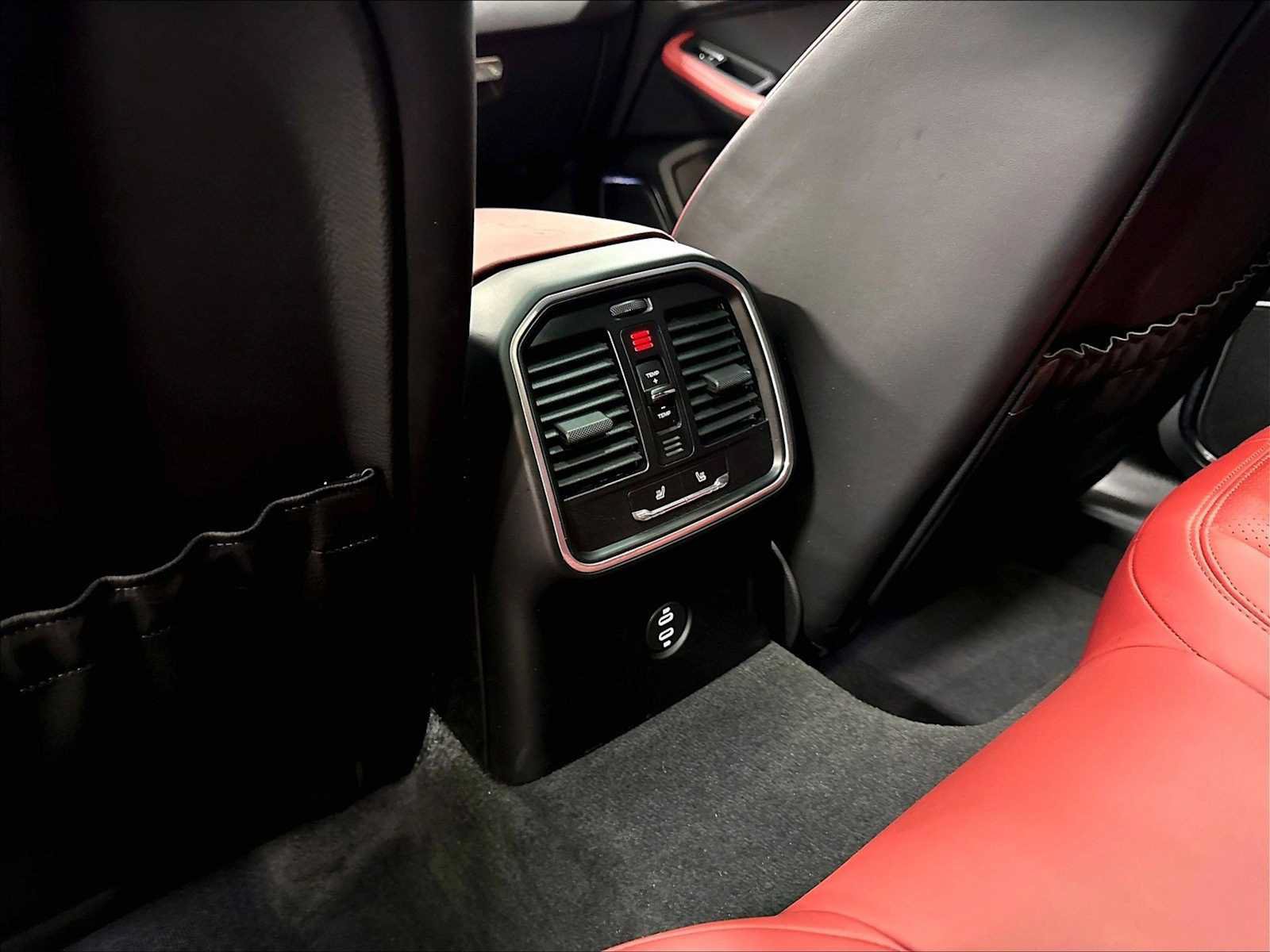 Used 2021 Porsche Macan GTS AWD/4WD image 26