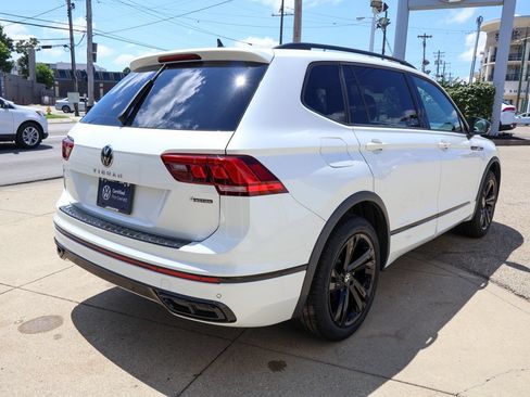 Used 2024 Volkswagen Tiguan SE R-Line AWD/4WD image 5