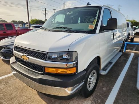 Used 2025 Chevrolet Express 2500 w/ Driver Convenience Package RWD image 3