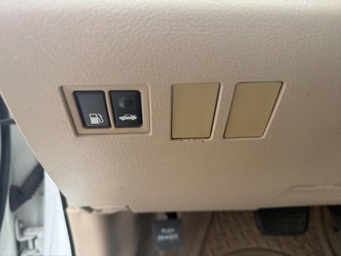 Used 2008 Toyota Avalon XLS FWD image 16