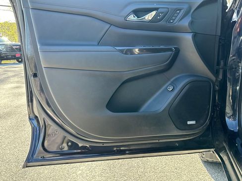 Certified 2022 GMC Acadia AT4 w/ Technology Package AWD/4WD image 18