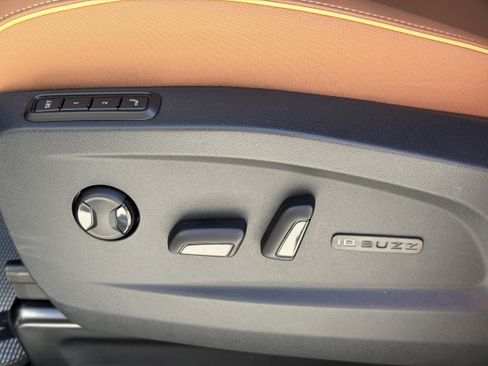 New 2025 Volkswagen ID. Buzz Pro S image 21