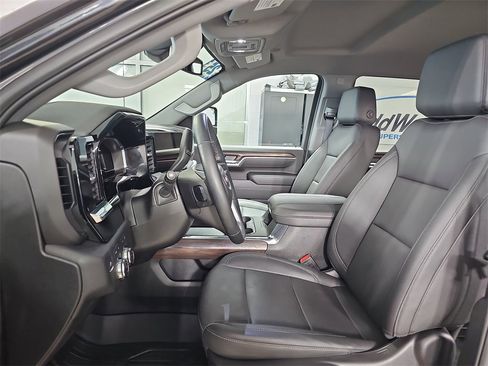 Certified 2025 GMC Sierra 2500 SLT w/ SLT Premium Package image 19