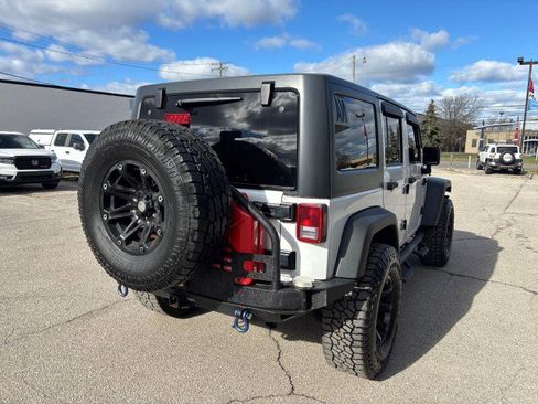 Used 2018 Jeep Wrangler Unlimited Sport w/ Connectivity Group image 5