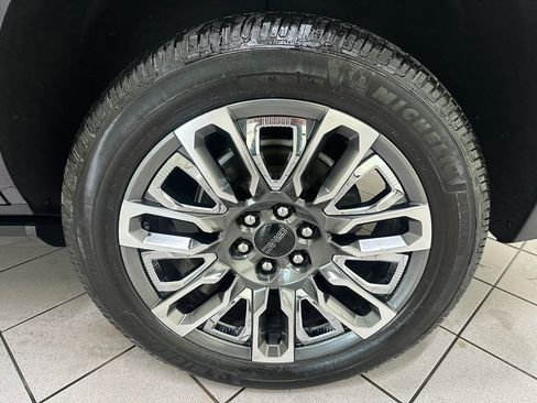 Certified 2023 GMC Yukon Denali Ultimate image 16