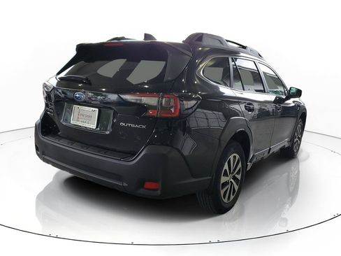 Used 2024 Subaru Outback Premium AWD/4WD image 6