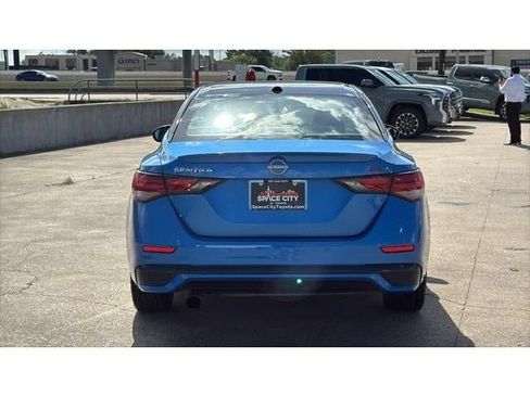 Used 2025 Nissan Sentra SR FWD image 5