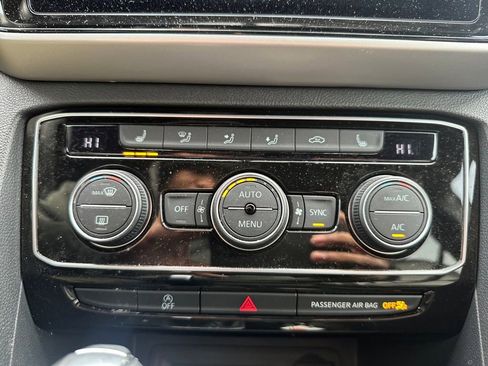 Used 2023 Volkswagen Atlas Cross Sport SE image 19