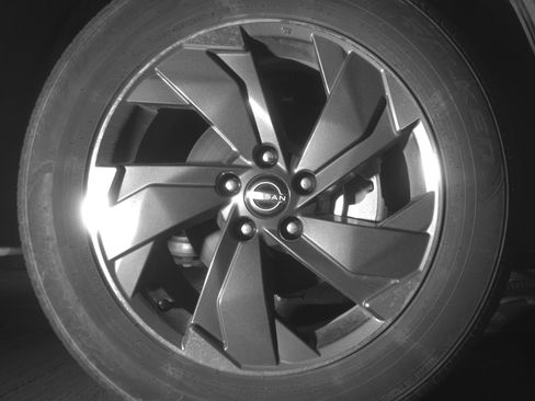 Used 2025 Nissan Rogue SV image 13